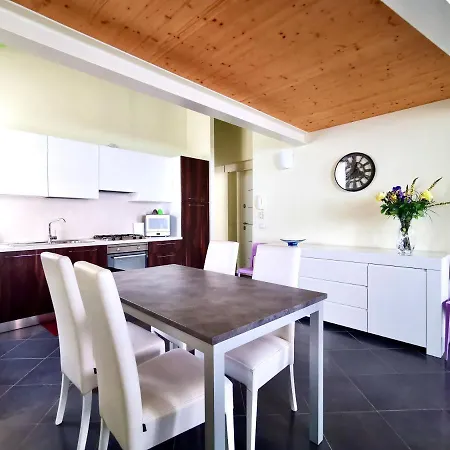 アパート Manzoni By Design Studio ベッラーノ