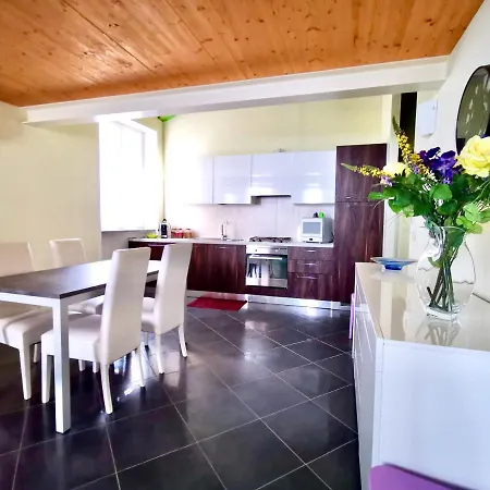 Manzoni By Design Studio アパート